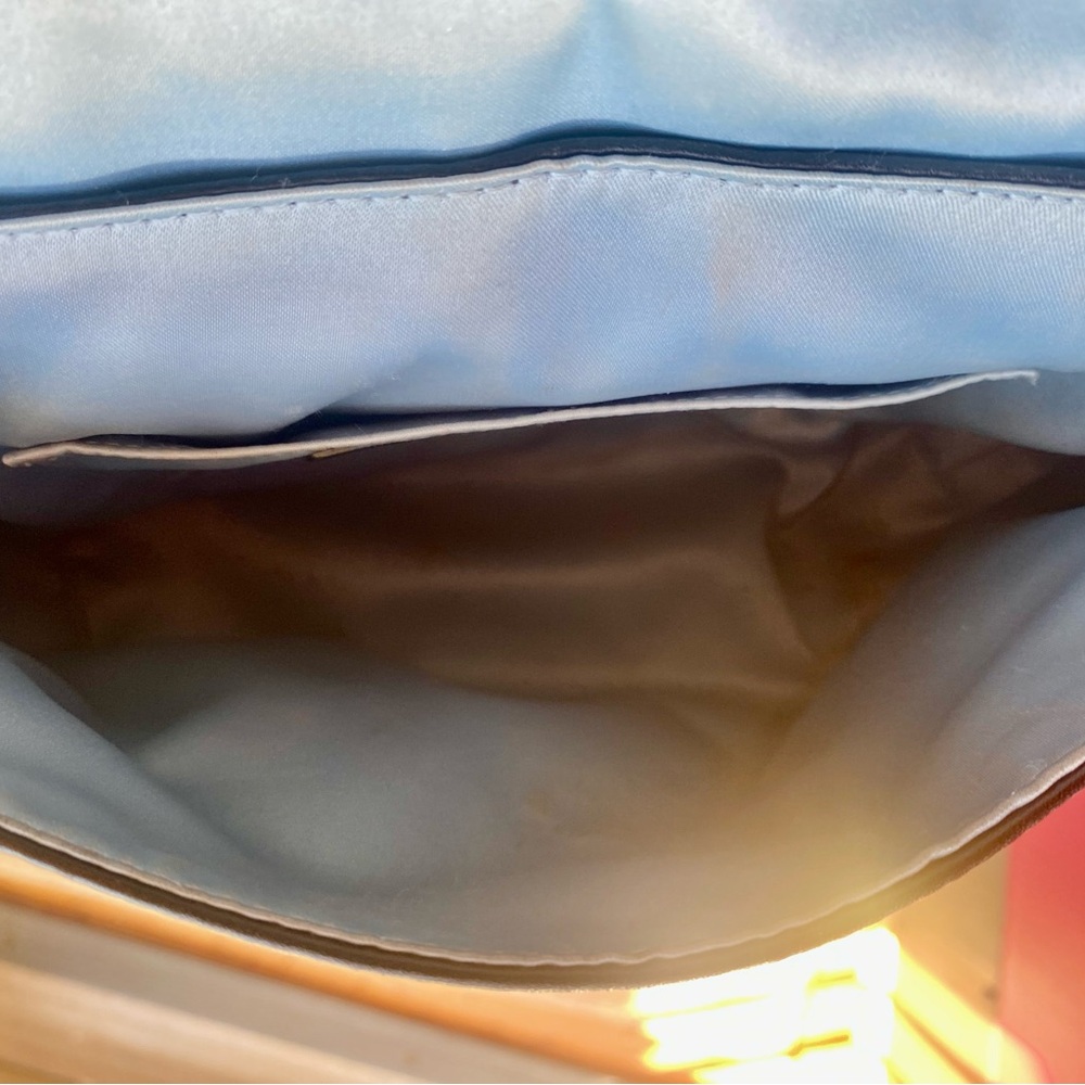 Elegant Coach Black Leather Shoulder/handle Bag with unique silver label/closure - Picture 10 of 13